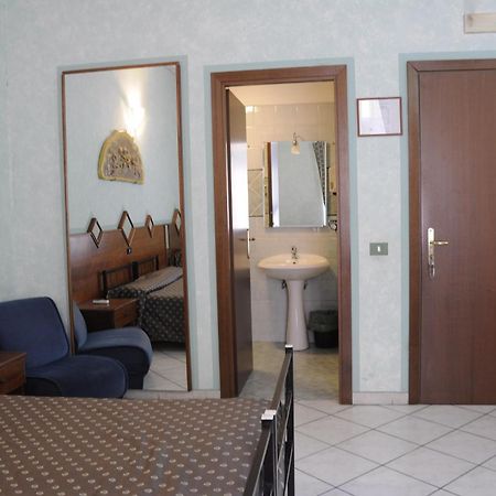 Hotel Farini Рим Стая снимка