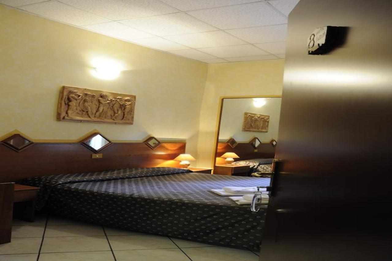 Hotel Farini Рим Екстериор снимка