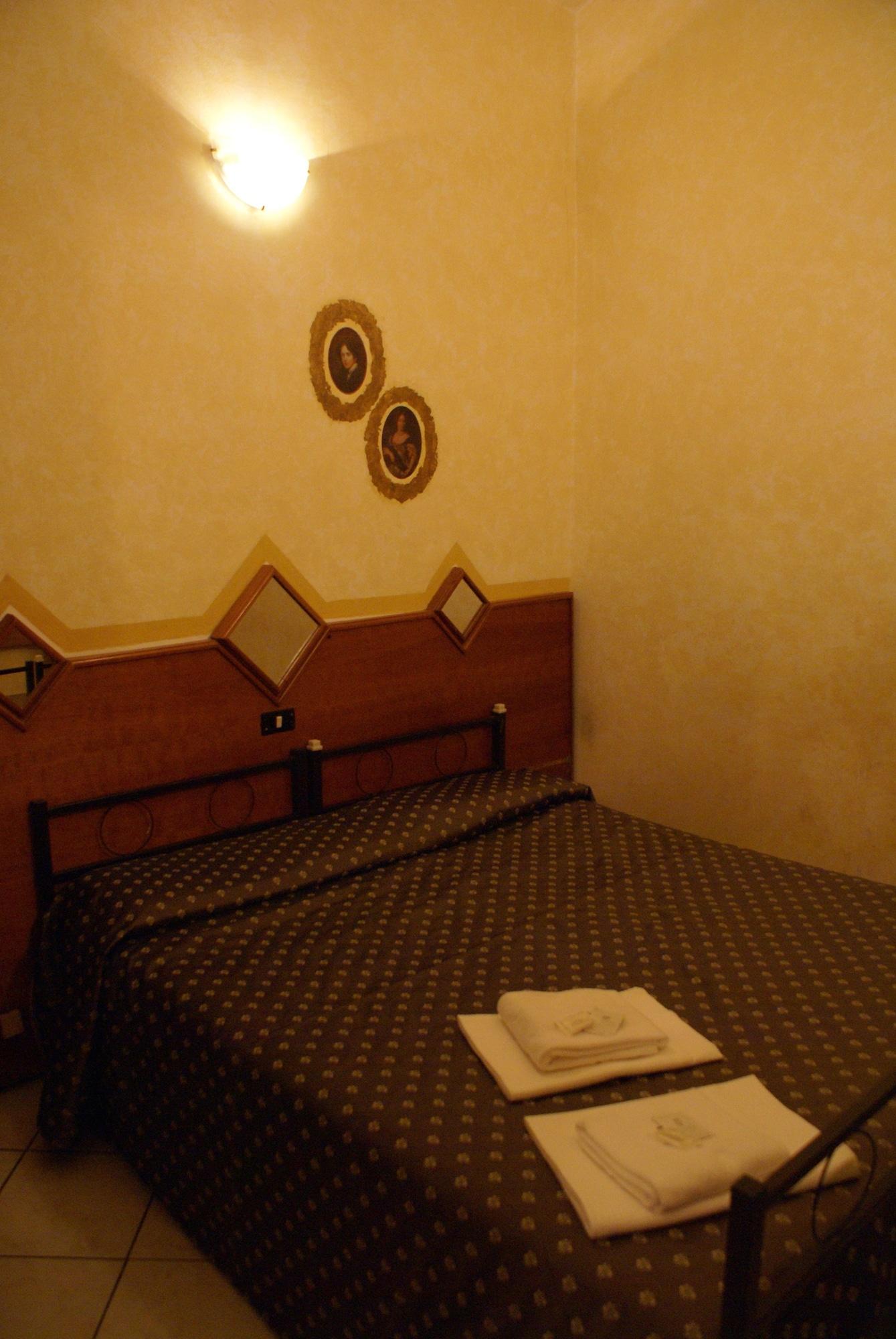 Hotel Farini Рим Екстериор снимка