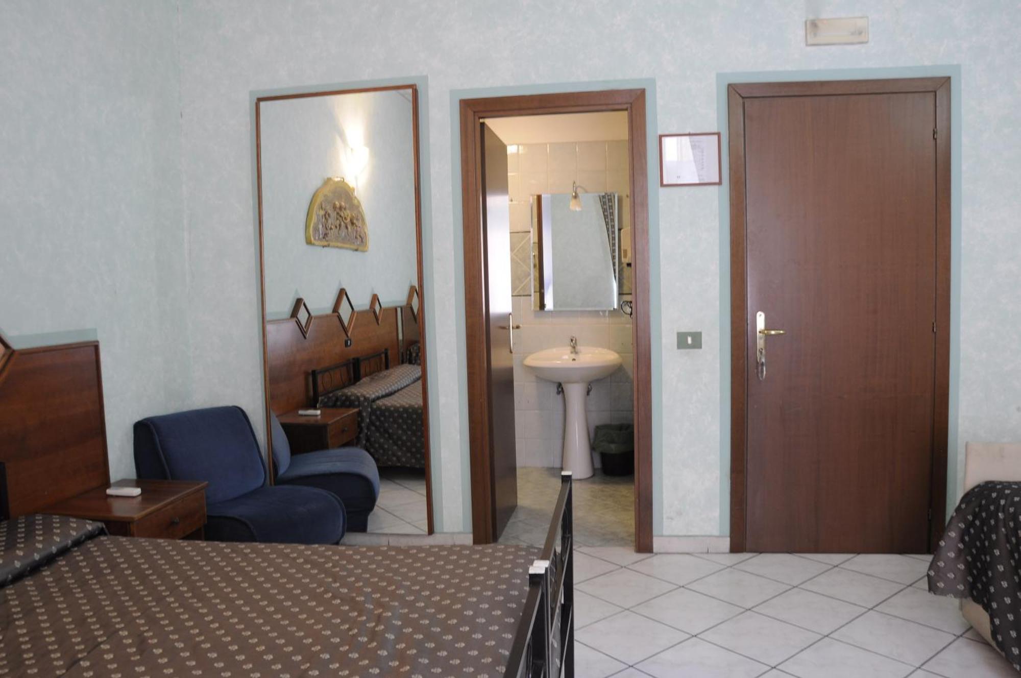 Hotel Farini Рим Стая снимка