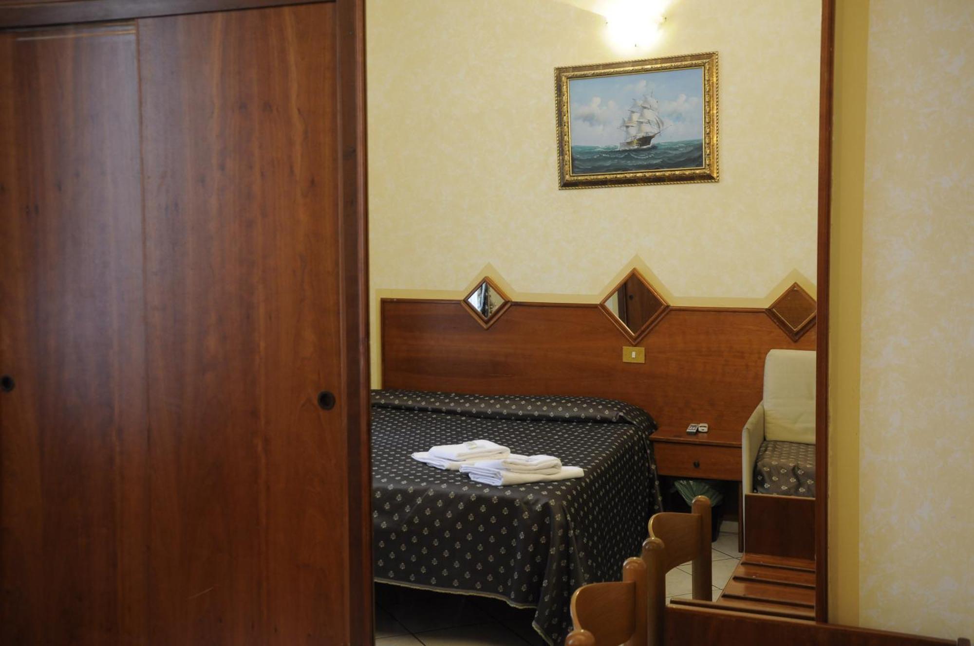 Hotel Farini Рим Стая снимка