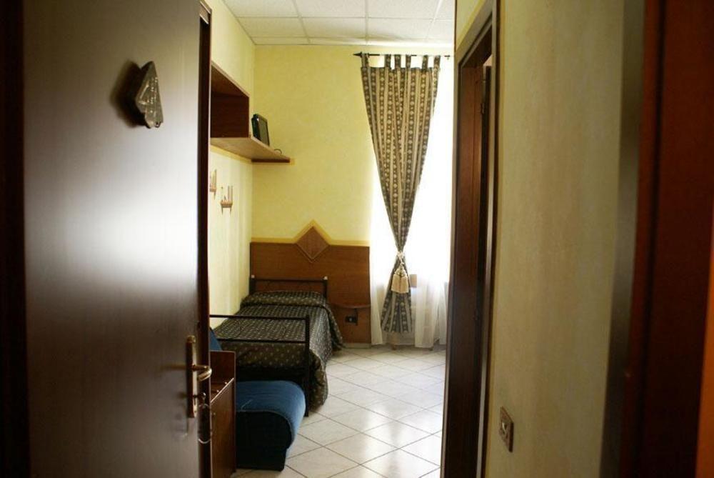 Hotel Farini Рим Екстериор снимка