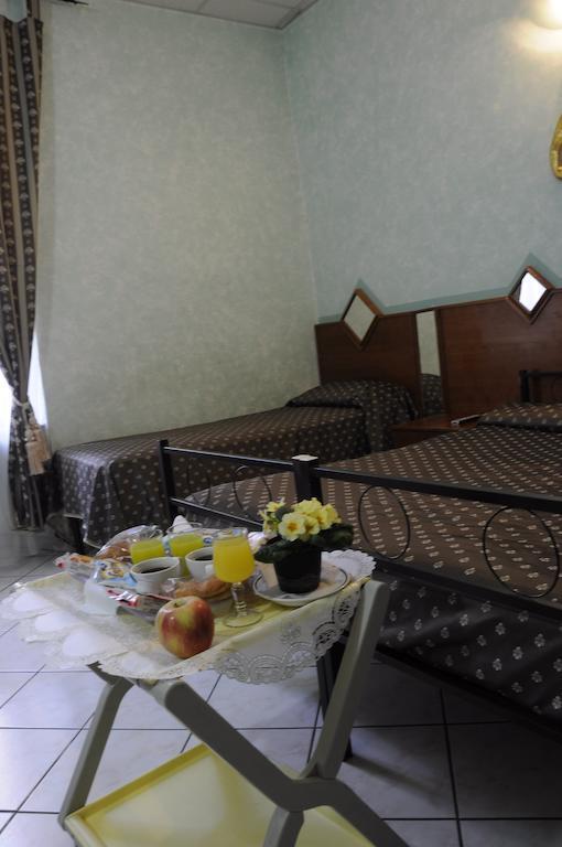 Hotel Farini Рим Екстериор снимка