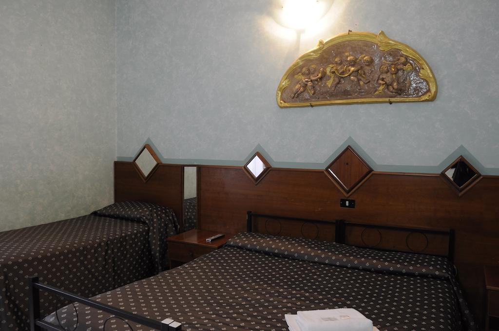 Hotel Farini Рим Екстериор снимка